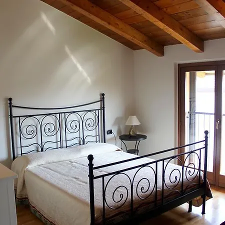 Guest House Mariano Comense * מריאנו קומנסה