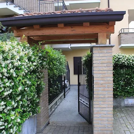 דירה Guest House Mariano Comense *